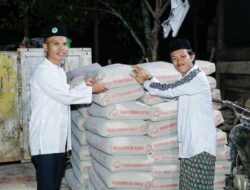 Santri Dukung Ganjar Gelar Doa dan Berikan Bantuan Material Bangunan untuk Ponpes di Jambi