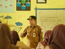 Sambangi Dua SMA di Sarolangun, Gubernur Jambi Perhatikan Sarana dan Prasarana Sekolah