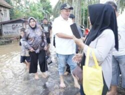 Anggota DPRD Provinsi Jambi Maimaznah Berikan Bantuan Masyarakat Terdampak Banjir