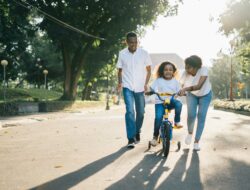 Pentingnya Hubungan Baik dalam Keluarga: Fondasi Kebahagiaan dan Kesejahteraan