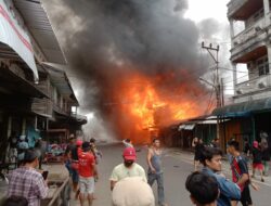 BREAKING NEWS: 13 Rumah Warga di Tanjabbar Hangus Terbakar