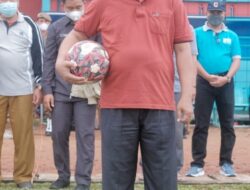 Bupati Tanjabbar Buka Pertandingan Sepak Bola OPD Cup