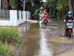 Warga Tungkal Keluhkan Jalan Cendrawasih RT.08 Seperti Sungai Usai Hujan