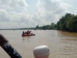 Diduga Kelebihan Muatan, Satu Kapal Muatan Sawit Tenggelam di Rantau Rasau