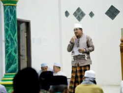 Bupati Tanjab Barat Anwar Sadat Kembali Laksanakan Safari Ramadhan Perdana di Desa Bram Itam Raya