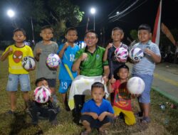 Bupati Batang Hari Bermain Sepakbola Bersama Warga Sridadi, Lapangan Sepakbola Kini Diterangi Lampu Malam