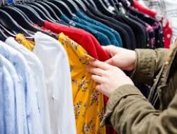 Tips Memilih Baju Thrifting yang Tepat