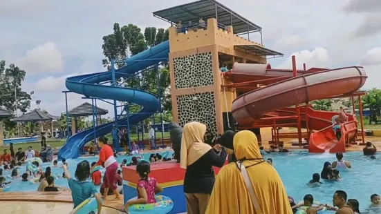 Kolam Renang Telaga Ratu