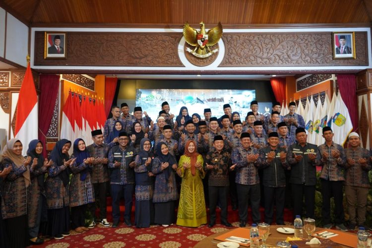 Gubernur Al Haris Kukuhkan 54 Petugas Haji Provinsi Jambi Tahun 2025 [SR28/Ist]