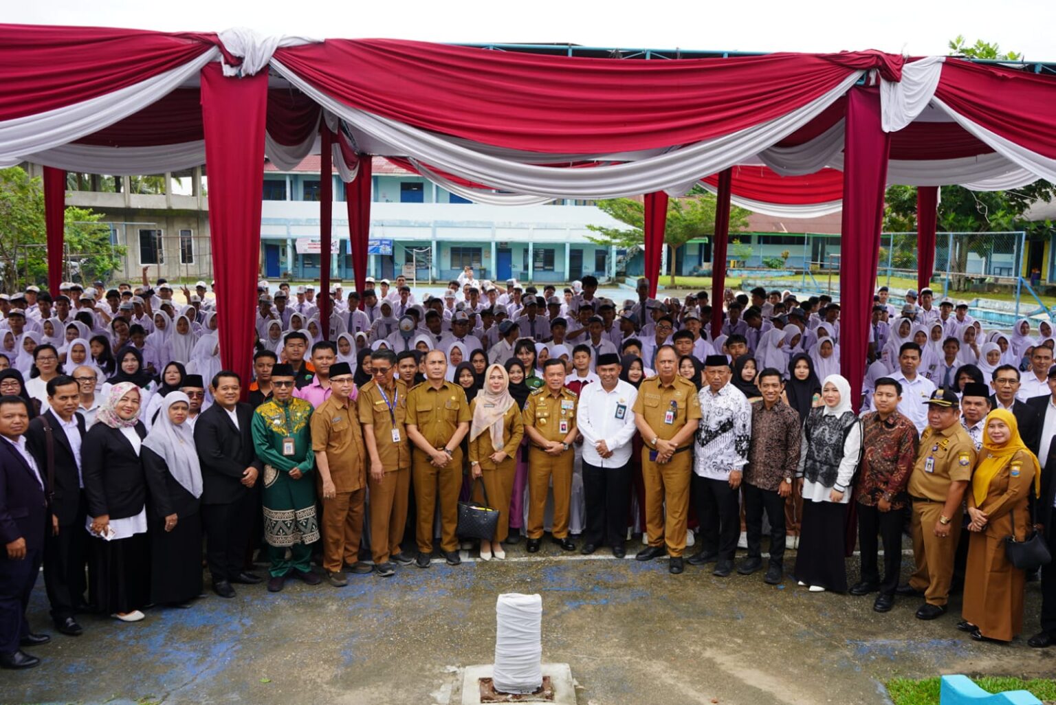 Gubernur Jambi Tegaskan Bahaya Judi Online bagi Pelajar, Akan Larang HP di Sekolah [SR28/Ist]