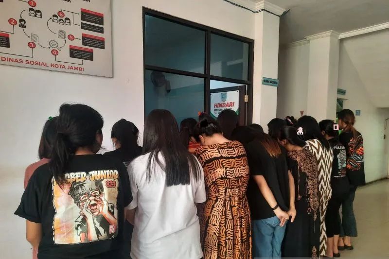 Dinsos Kota Jambi Fasilitasi Tes Kesehatan dan Pemulangan 17 WTS Hasil Razia di Payo Sigadung [SR28/Ist]